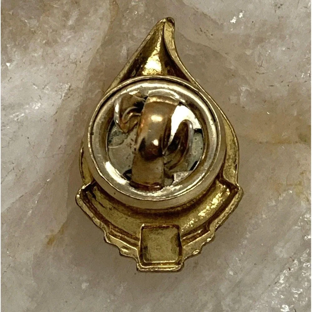 Vintage Red Cross 9 Gallon Donor Blood Donor‎ Gold Tone Pin Lapel Pin